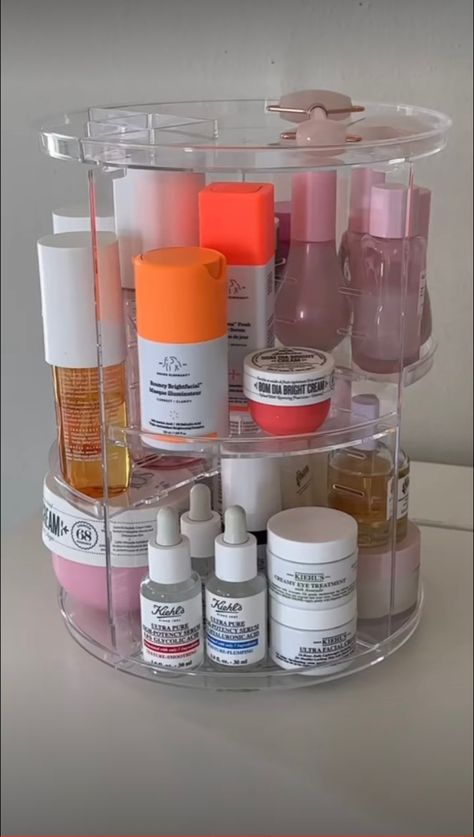 Vanity Setup, Vanity Inspo, Pink Skincare, Cosmetic Organiser, Perfume Organization, Makeup Organization Vanity, Serious Skin Care, Preppy Stuff, Skincare Organization