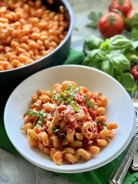 Cavatappi Pasta Recipes Dinners, Easy Cavatappi Pasta Recipes, Beef Cavatappi Pasta Recipes, Chicken Cavatappi, Cavattapi Pasta, Amatriciana Recipe, Pasta Side Dish, June Recipes, Spaghetti All Amatriciana