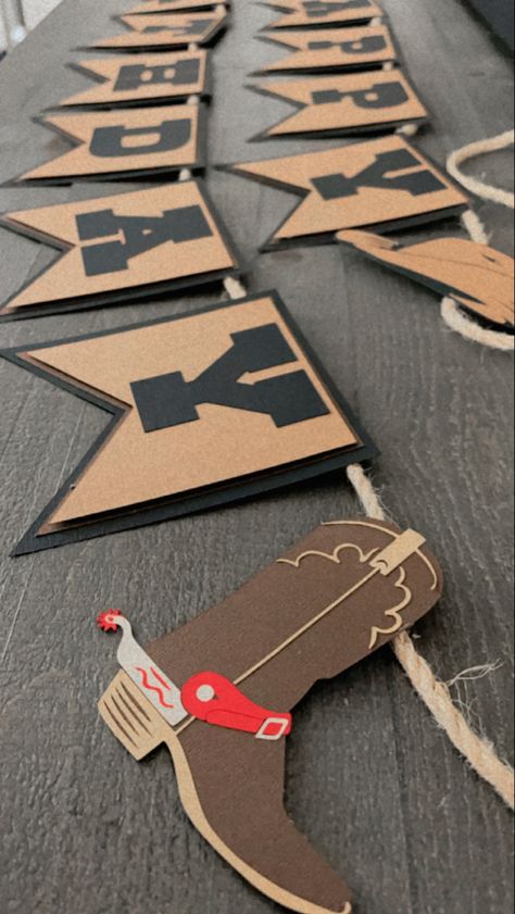 Rodeo Theme Party Decor, Diy Cowboy Decorations, Rodeo Party Decorations Western Theme, Western Birthday Decor, Cowboy Theme Party For Adults Decorations, Western Theme Party Decorating Ideas Diy Cowboy Birthday, Western Theme Table Decor, Cowboy Games For Adults, Diy Country Decor