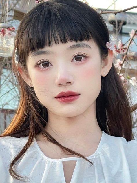 Makeup In Order, Bangs Korean, Teen Web, Igari Makeup, Micro Bangs, Japan Makeup, Korean Hair Color, Shot Hair, Makeup Korean