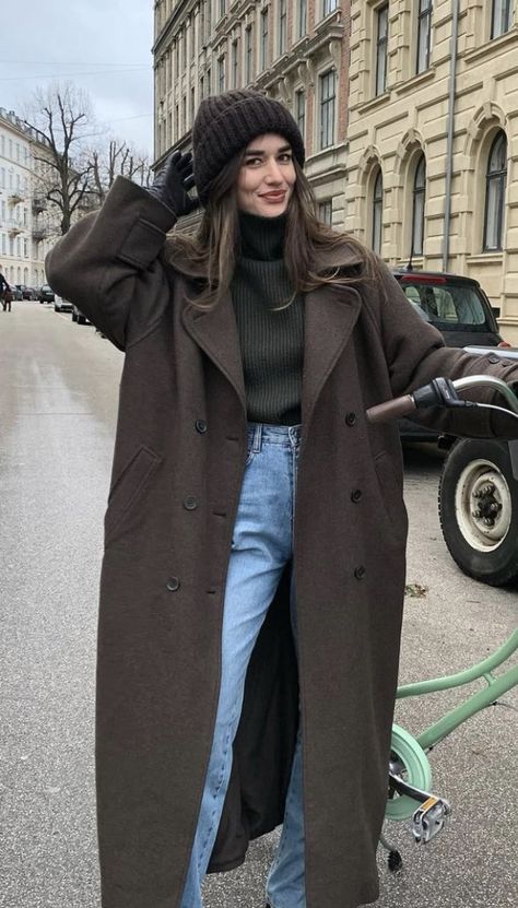 Long Wool Coat Street Style, Black Car Coat Outfit, City Winter Fashion, Nyc Winter Outfits Cold Weather Snow, Aritzia Wool Coat Outfit, Burgundy Trainers Outfit, Italy Rainy Day Outfit, Florence Outfits Winter, Long Peacoat Outfit