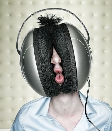 Massive headphones... funny! Image Positive, Michel De Montaigne, Sebastian Bach, Stunning Photography, I Love Music, Music Humor, Creative Photos, Conceptual Art, Mobile Wallpaper