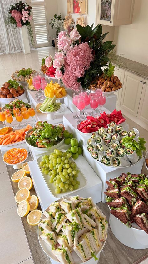 Sydney Catering •Hayat & Fay• | It was a sweet morning 🌈🫐🍓 Jessica’s Bridal Graze 🍊 | Instagram Brunch Mesa, Catering Food Displays, Catering Ideas Food, Party Food Buffet, Party Food Platters, Birthday Brunch, Food Displays, Catering Food, Shower Food