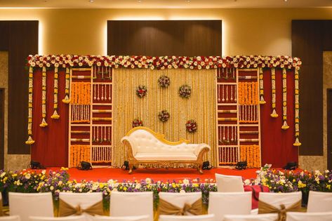 Wedding Stage Decorations South Indian Traditional, South Indian Stage Decoration, Muhurtam Stage Decoration South Indian, Marraige Mandap Decoration South Indian, South Indian Reception Decorations, South Indian Marriage Hall Decoration, South Indian Wedding Stage Backdrop, Stage Decorations Engagement Simple, Traditional South Indian Wedding Mandap