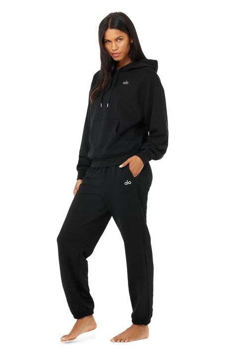 Accolade Hoodie & Accolade Sweatpant Set - Black | Alo Yoga Alo Sweat Set, Accolade Sweatpant, Alo Yoga Set, Alo Yoga Outfit, Outfit School, Getting Dressed, Birthday List, Back Women, Shopper Tote