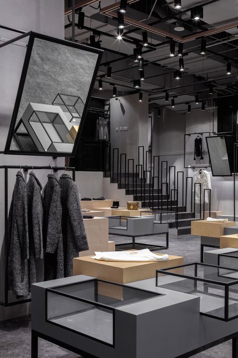 Cloth Showroom, Fashion Shop Interior, Butik Design, Fashion Showroom, Clothing Store Interior, Hangzhou China, Clothing Store Design, Retail Lighting, Retail Interior Design