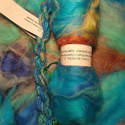 Painting The Roses Red, Wet Felting Projects, Art Batts, Spinning Yarn, Free Gift Tags, Art Yarn, Green Mint, Mock Turtle, Mint Blue