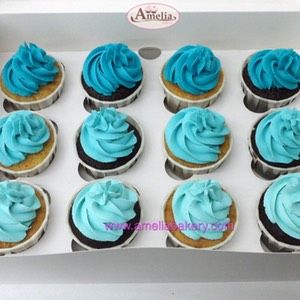 Cupcakes | Amelia Bakery | Cupcakes en Gracia Barcelona Pasteles fondant Bakery Cupcakes, Cup Cakes, Fondant, Barcelona, Baby Shower, Shower