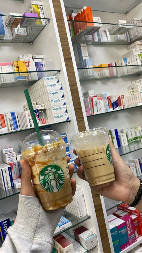 Medical Store Snap, Pharmacy Tech Aesthetic, Pharmacy Student Aesthetic, Aesthetic Pharmacy, Pharmacy Wallpaper, Pharmacist Aesthetic, Pharmacy Pictures, Pharmacy Aesthetic, Pharmacy Assistant