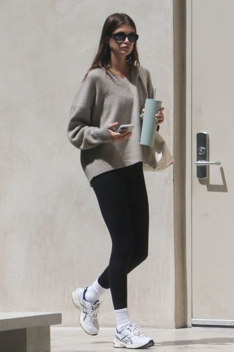 Kiara Gerber, Kaia Gerber Outfits, Uni Clothes, September Moodboard, Kaia Gerber Street Style, Kaia Jordan Gerber, Celeb Outfits, Kaia Gerber Style, Classic Feminine Style