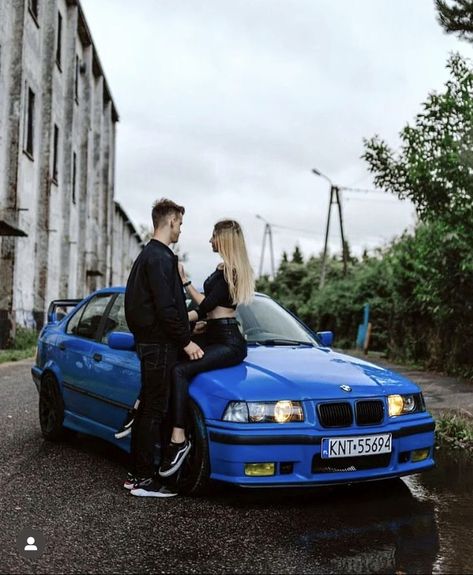 Couple Photo With Car, Couples Photoshoot Car, Couple Photos With Car, Couple Poses With Car, Couple Car Pics, Car Couple Pictures, Couples Car Photoshoot, Car Couple Photoshoot, Couple Car Poses