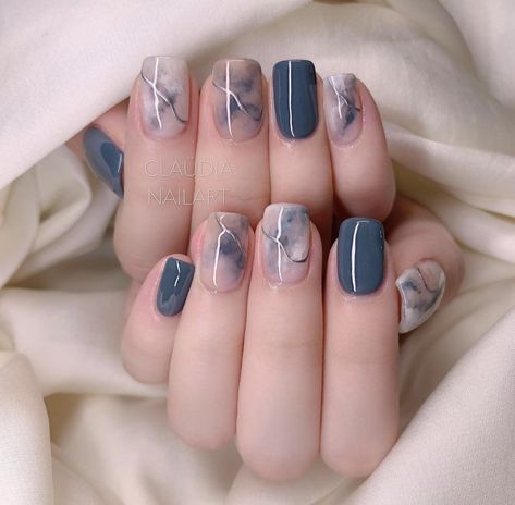 Minimal Nails Art, Makeup Nails Designs, Fake Nails Designs, Bridal Nail Art, Gel Nail Art Designs, Simple Gel Nails, Blue Nail Art, School Nails, Nail Art Ombre