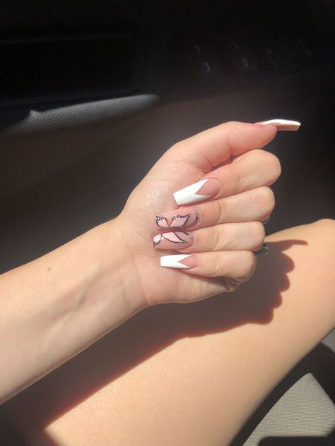 Matching Butterfly Nails With Best Friend, Matching Butterfly Nails, Buterfluffy Nails, Best Friends Nails Bff, Nails Initial Boyfriend, Boyfriend Initial Nails, Butterflies Nails Acrylics, Nails Coffin Shape, Boyfriend Initials