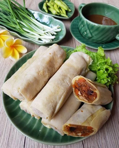 Lumpia Basah, Indonesian Food, Taco Tuesday, Tacos, Rolls, Dessert, Ethnic Recipes, Quick Saves