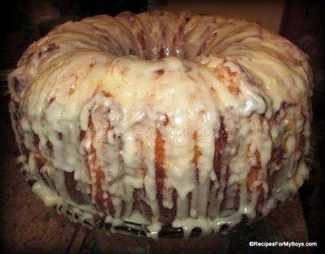 Pecan Pie Pound Cake, Texas Pecan Pie, Old Fashioned Pound Cake, Sour Cream Pound Cake, Apple Spice, Walnut Cake, Monkey Bread, Pie Cake, Pound Cake Recipes