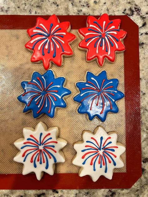 Royal Icing 4th Of July Cookies, Fourth Of July Cookies Decorated Royal Icing, Fourth Of July Decorated Sugar Cookies, 4th Of July Iced Sugar Cookies, 4th Of July Iced Cookies, Patriotic Royal Icing Cookies, July 4 Royal Icing Cookies, July 4 Cookies Decorated, Independence Day Cookies Decorated