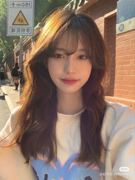 Wispy Curtain Bangs, Ulzzang Hair, Asian Haircut, Hair Style Korea, Bangs With Medium Hair, Shot Hair Styles, Girl Haircuts, Haircuts For Medium Hair, Haircuts Straight Hair