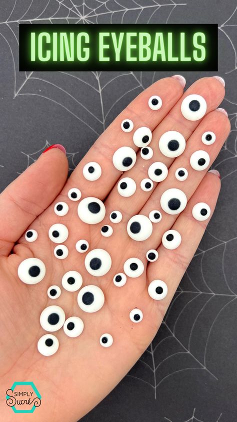 Icing Eyes @simplysucre  -- #RoyalIcing #IcingDecorations #CookieDecorating #EdibleArt #BakingInspiration #HalloweenBaking #SpookyTreats #HalloweenCookies #CreepyDesserts #HalloweenParty #EyeballCookies #SpookyIcing #GhoulishTreats #CreepyCookies #MonsterMunchies Halloween Royal Icing, Eyeballs Halloween, Candy Eyes, Candy Eyeballs, Halloween Sprinkles, Royal Icing Transfers, Sprinkle Cupcakes, Halloween Eyeballs, Halloween Baking