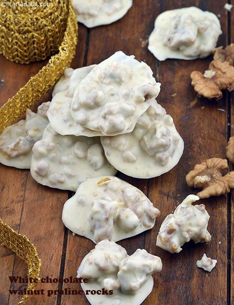 White Chocolate Praline Rocks White Chocolate Praline, Praline Recipe, Cookie Cups Recipe, Chocolate Rocks, White Chocolate Bark, Rock Recipes, Walnut Recipes, Christmas Food Gifts, Cookie Snack