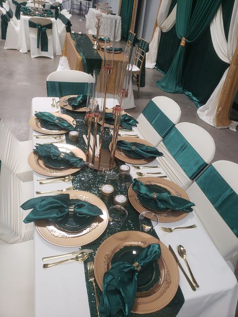 Emerald Green, Gold & Ivory Guest table Emerald Green And Rose Gold Quinceanera Theme, Emerald Green Quince Decor, Emerald Green Decor Party, Royal Green Wedding, Emerald Green And Gold Wedding Theme, Green And Gold Party Decorations, Emerald Green And Gold Wedding Decor, Rose Gold Quinceanera Theme, Emerald Green Sweet 16