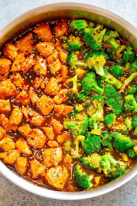 Easiest Homemade Sweet and Sour Chicken (15 Minutes!) - Averie Cooks Sesame Chicken And Broccoli, Averie Cooks, Chicken And Broccoli, Skinnytaste Recipes, Routine Skin, Sesame Chicken, Instant Pot Dinner Recipes, Skinny Taste Recipes, Instapot Recipes