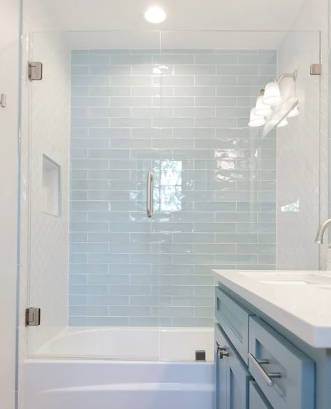 Beautiful Showers, Arabesque Tiles, Blue Shower Tile, Light Blue Bathroom, Beach House Bathroom, Full Bathroom Remodel, Coastal Bathroom, Beach Bathroom, Bathroom Redesign