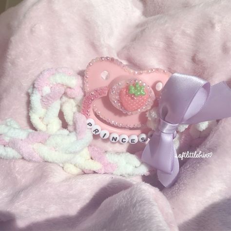 Pet Space Aesthetic, Age Dreaming Aesthetic, Cute Pacifier Aesthetic, Pacifiers Aesthetic, Cute Binkies, Pacify Her Aesthetic, Régression Age, Little Safe Space Aesthetic, Pacifier Aesthetic