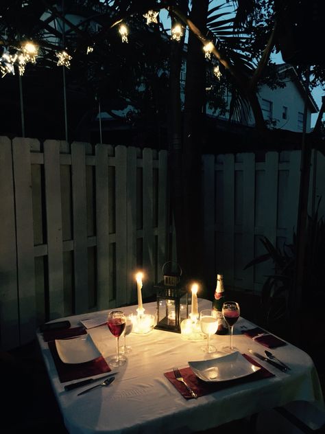 Romantic Dinner Table Setting For Two Date Nights Outdoor Dining, Dinner Date Table, Dinner For Two Table Setting, Romantic Dinner Date At Home, Romantic Dinner Table Setting For Two, Romantic Dinners For Two At Home, Romantic Dinner Table Setting, Candle Night Dinner, Romantic Dinner Ideas