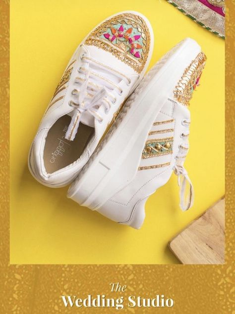 Diy Wedding Shoes, Artsy Shoes, Bride Sneakers, Converse Wedding Shoes, Embroidered Sneakers, Bridal Sneakers, Custom Sneakers Diy, Shoe Makeover, Diy Sneakers