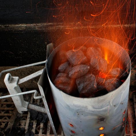 How to Use a Charcoal Chimney Charcoal Chimney, Charcoal Smoker, Diy Chicken Coop, Chicken Diy, Smoked Food Recipes, Diy Cans, Family Handyman, How To Work, Charcoal Grill