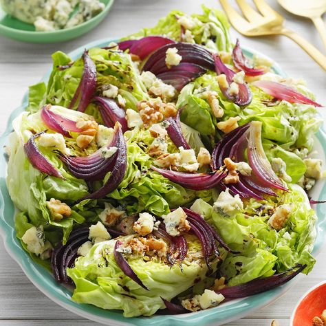 Boston Lettuce, Thanksgiving Salad Recipes, Lettuce Salad Recipes, Lettuce Recipes, Red Onion Recipes, Christmas Salad Recipes, Thanksgiving Salad, Christmas Salads, Roasted Onions