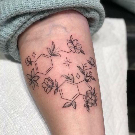 101 Best Serotonin Tattoo Ideas You Have To See To Believe! 57 Outsons Dopamine And Serotonin Flower Tattoo, Dopamine Serotonin Tattoo, Seratonin Bee Tattoo, Pharmacy Tattoo Ideas, Seratonin Small Tattoo, Oxytocin Tattoo, Chemical Structure Tattoo, Serotonin Molecule Tattoo, Work Baddie