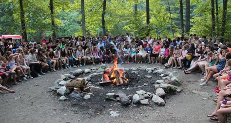 Ymca Summer Camp, Preppy Camp, Belly Summer, Pjo Cabins, Summer Camp Aesthetic, Summer Campfire, Camp Photos, Camp America, Camp Aesthetic