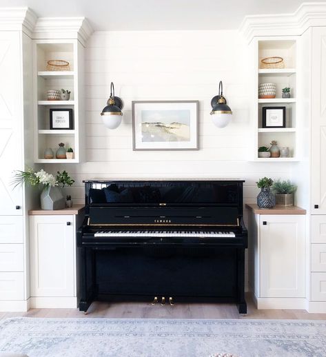 Four Chairs Furniture & Design on Instagram: “I mean...I’d practice piano here...and I don’t even play! 🎹 • • • • • • @raykon_construction #fourchairsdesign #loft #pianoroom #mydomaine…” Piano Room Design, Piano Room Decor, Piano Living Rooms, Piano Decor, Morning Room, Built In Cabinet, Piano Room, Flex Room, Beautiful Storage