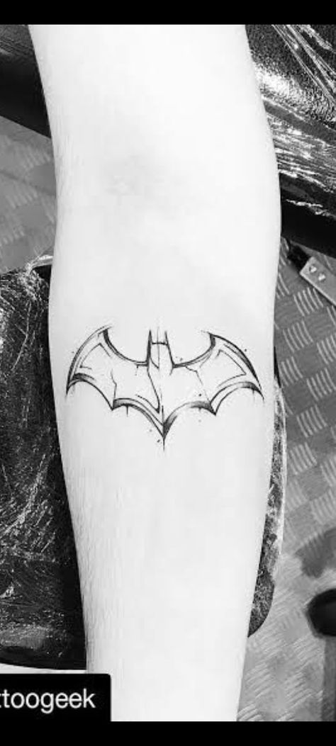 Batman Symbol Tattoos, Batman Tattoo, Gemini Tattoo, Mini Tattoo, Batman Symbol, Fine Line Tattoos, Line Tattoos, Tattoo Lettering, Fine Line