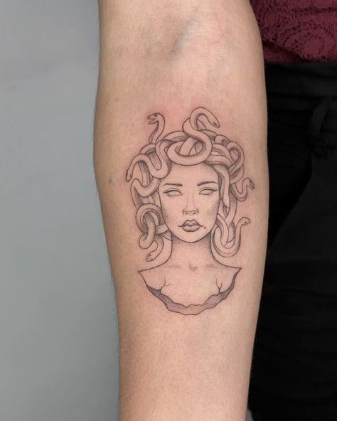 Tattoo Ideas Medusa Arm, Medusa Tattoo On Forearm, Medusa Tattoo Statue, Medusa Tattoo Thigh Simple, Shoulder Medusa Tattoo, Small Medusa Tattoo Women, Medusa Tattoo Calf, Medusa Tattoo Ribs, Tiny Medusa Tattoo Minimalist