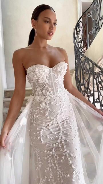 Wona Concept Wedding Dress, Wona Concept, Strapless Lace Wedding Dress, Plain Wedding Dress, Sparkly Wedding Dress, Classy Wedding Dress, Wedding Dress With Veil, Dream Wedding Ideas Dresses, Fitted Wedding Dress