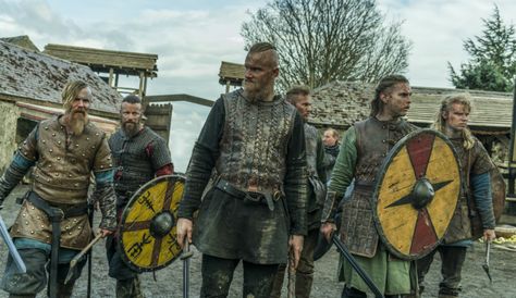 ‘Vikings’ Season 4 Finale, Episode 20 Preview: Will The Great Heathen Army Be Successful In Their Ambush? [Spoilers] Vikings Season 5, Vikings Season 4, Sons Of Ragnar, History Channel Vikings, Valhalla Viking, Vikings Season, Viking Shop, Vikings Tv Show, Vikings Ragnar