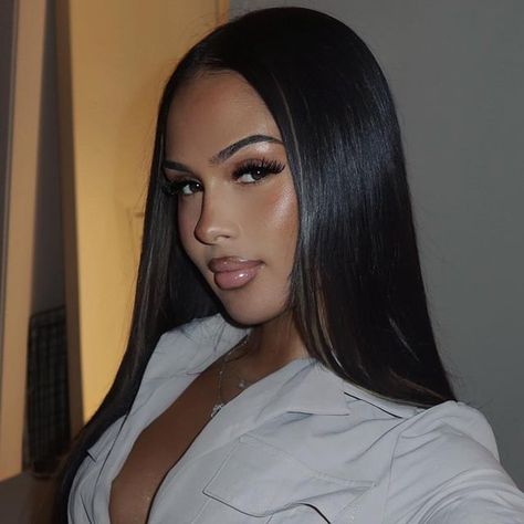 EMMA HALLBERG on Instagram: "first take @prettylittlething fit 🤍" Emma Halberg, Eemmahallberg Instagram, Maintenance Aesthetic, Emma Hallberg, Dominican Blowout, Desired Face, Instagram Baddies, Flawless Face Makeup, Natural Glam Makeup