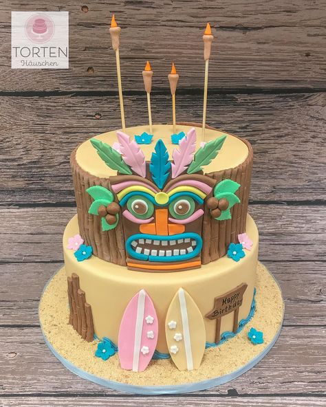 Tiki Cakes Birthday, Luau Cakes For Adults, Hawaii Themed Cake, Luau Cake Ideas For Kids, Tiki Cake Ideas, Luau Theme Cake, Luau Cake Ideas, Hawaii Birthday Cake, Hawaiian Themed Cake