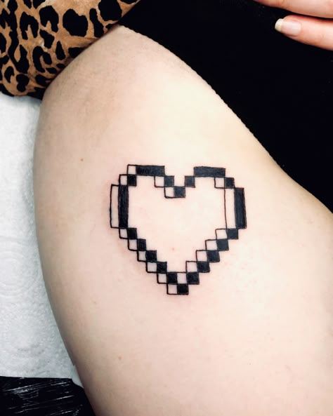 Video Game Heart Tattoo, 8 Bit Heart Tattoo, Minecraft Heart Tattoo, Pixel Tattoo Ideas, Pixelated Tattoo, Pixel Heart Tattoo, Pixel Art Tattoo, Pixel Tattoo, Black Heart Tattoos