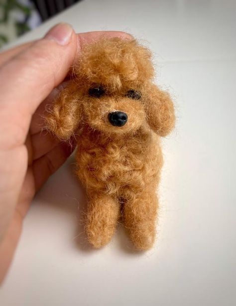 Needle Felted Poodle, Wool Felting Animals, Felting Diy, Poodle Miniature, Red Poodles, Miniature Dog, Needle Felting Diy, Needle Felted Dog, Felt Creations