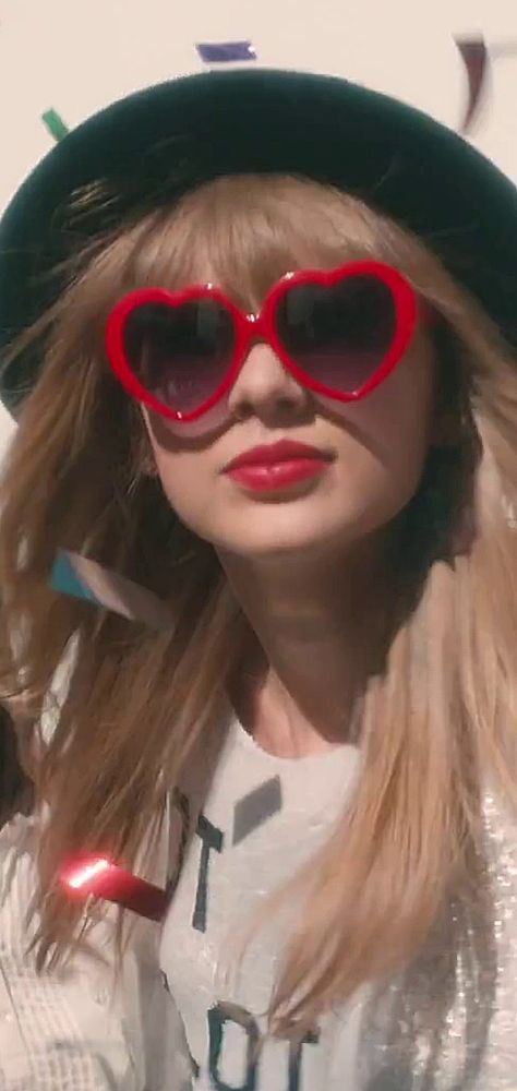 Red Glasses Aesthetic, Taylor Swift Glasses, Red Taylor Swift, Glasses Aesthetic, Red Glasses, Taylor Swift Red, Red Taylor, Long Legs, Eras Tour