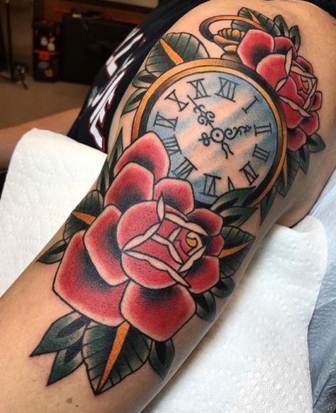 Traditional Tattoo Clock, Pocket Watch Tattoo Design, Tattoo Circle, Watch Tattoo Design, Pocket Watch Tattoos, Sunflower Tattoo Shoulder, Totem Tattoo, Bird Tattoo Wrist, Watch Tattoo