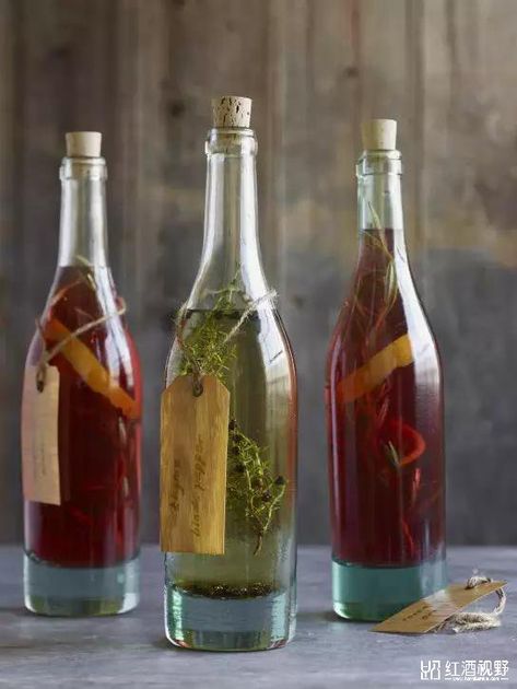 10 Sophisticated Wine Bottle Crafts | How To Build It Herbalist Kitchen, Diy Salad Dressing, Diy Vinegar, How To Make Vinegar, Herbal Vinegar, Flavored Vinegars, Infused Vinegars, Old Wine Bottles, Cooking Oils