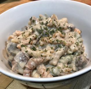 Deer Heart Stroganoff – Outdoor Girl Jess How To Cook Deer Heart, Deer Heart Recipes How To Cook, Deer Heart Recipes, Deer Heart Recipe, Venison Tenderloin, Deer Heart, Heart Recipes, Outdoor Girls, Heart Food