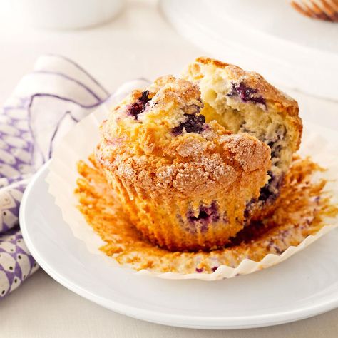 Jumbo Blueberry Muffins Recipe -In Michigan there are lots of blueberries, so I enjoy trying recipes with them, like a jumbo version of a classic muffin. — Jackie Hannahs, Brethren, Michigan Jumbo Blueberry Muffins Recipe, Jumbo Blueberry Muffins, Blueberry Muffins Recipe, Best Blueberry Muffins, Jumbo Muffins, Muffin Recipes Blueberry, Panera Bread, Blueberry Muffins, Frozen Blueberries