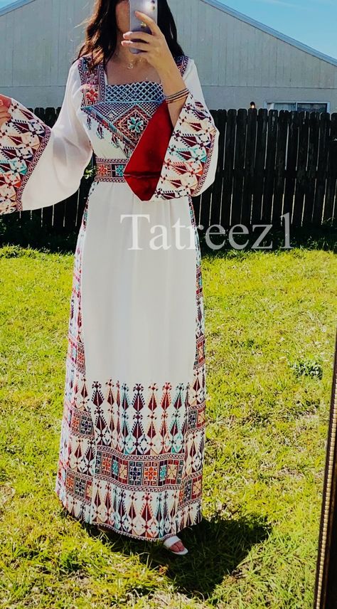 Afghani Clothes, Long Kurti Designs, Elegant Dresses Classy, Nightwear Women, Fashionista Clothes, Stylish Dress Designs, Simple Trendy Outfits, Modest Fashion Outfits, Embroidery Fashion