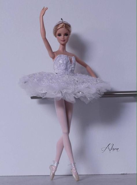 Bw Icons, Barbie Ballerina Doll, Barbie Ballerina, Old Barbie Dolls, Ballerina Hair, Doll Tutu, Ballet Doll, Ballerina Barbie, Ballerina Outfit