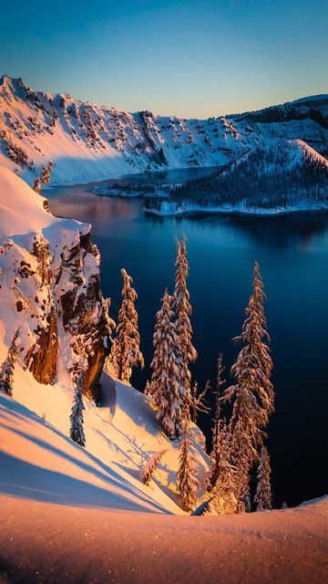 Oregon Winter, Photography Wallpapers, Huawei Wallpapers, Oregon Life, Crater Lake National Park, Travel And Adventure, Pretty Pics, Crater Lake, Winter Mornings